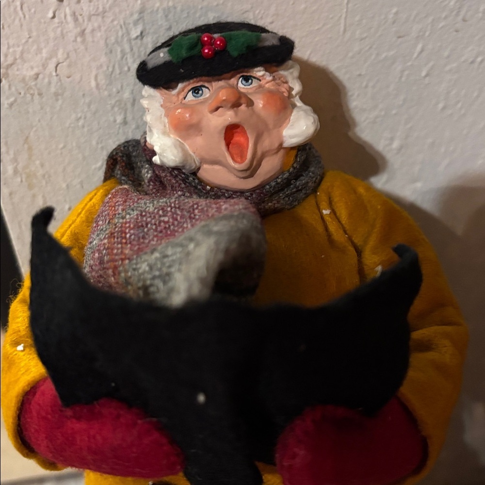 Simpich Character Dolls Handmade English Street Scene Fat Man Caroler 1983